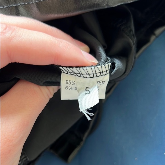 Chic Black Halter Top with Lace-Up Detail - Picture 2 of 6